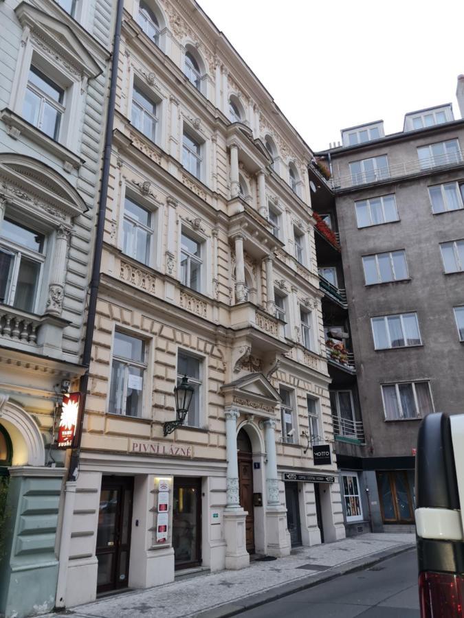Astronomical Clock Apartments Praga Exterior foto